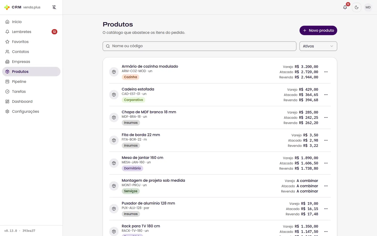 Lista de produtos com nome, SKU, unidade, tags e preços por tipo de preço.
